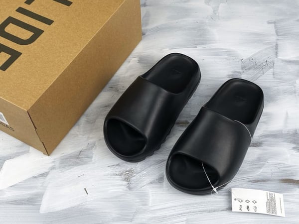 Adidas Yeezy Slide Black Fx0495 - Image 3
