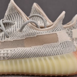 Ad Yeezy 350 Boost V2 Fv3254 - Image 9