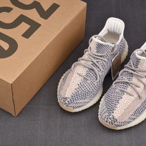 Ad Yeezy 350 Boost V2 Gy7658 - Image 8