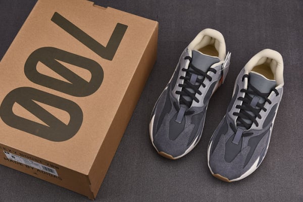 Adidas Yeezy Boost 700 Magnet Fv9922 - Image 10