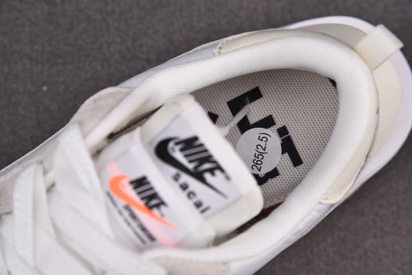 Sacai X Nike Vaporwaffle Dd1875-100 - Image 2