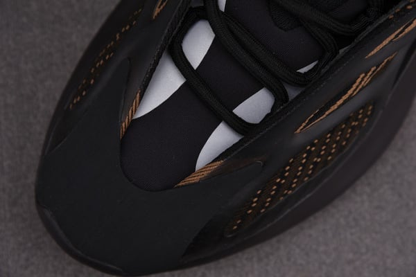 Adidas Yeezy 700 V3 Eremiel Gy0189 - Image 4