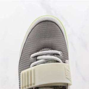 Nike Air Yeezy 2 Pure Platinum Wolf Grey Mens 508214-010 - Image 6