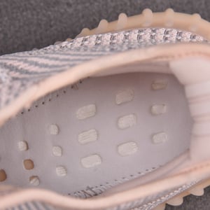 Ad Yeezy 350 Boost V2“Synth” Fv5578 - Image 3