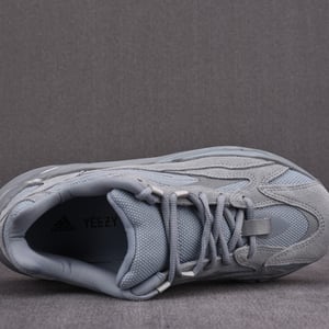Adidas Yeezy Boost 700 V2 Hospital Blue Fv8424 - Image 2