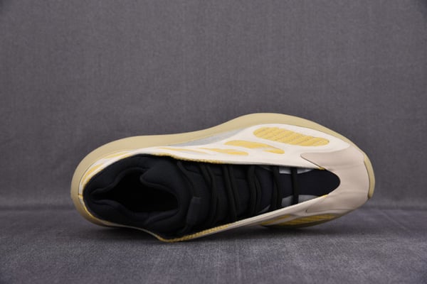 Adidas Yeezy 700 V3 Srphym G54853 - Image 4