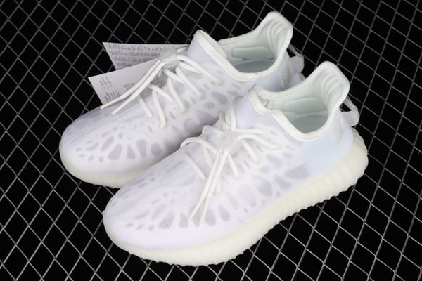 Ad Yeezy 350 Boost V2 Gw2872 - Image 2