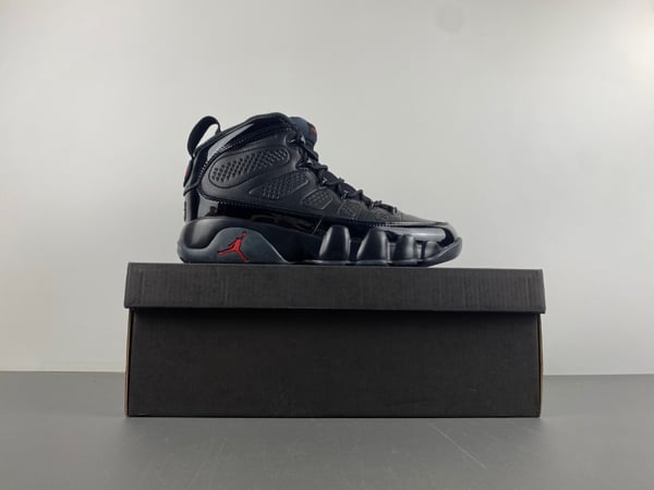 Air Jordan 9 Retro Low Bred - Image 9