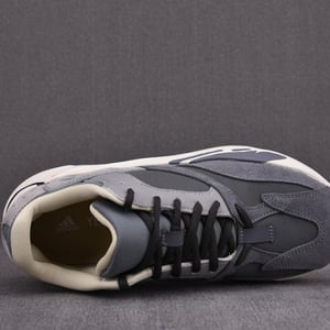Adidas Yeezy Boost 700 Magnet Fv9922 - Image 2