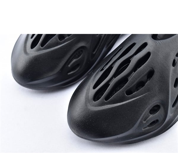 Kanye Yeezy Foam Runner Black - Image 3