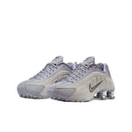 Nike Shox R4 HQ7739-001 - Image 5