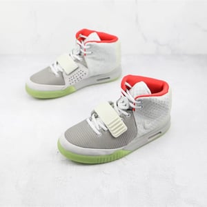 Nike Air Yeezy 2 Pure Platinum Wolf Grey Mens 508214-010 - Image 4