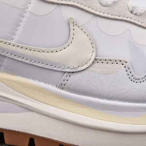 Sacai X Nike Vaporwaffle Dd1875-100 - Image 5