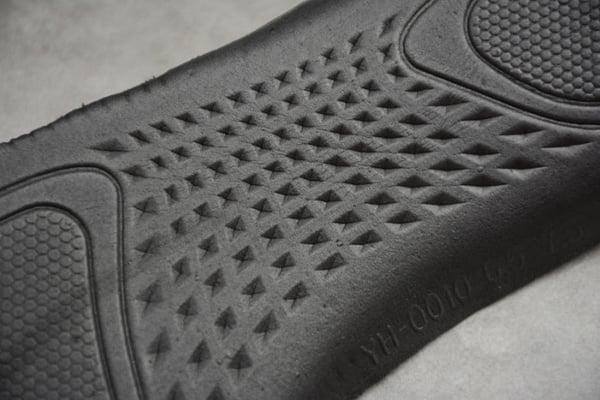 Adidas Yeezy Boost 700 Mnvn Triple Black Fv4440 - Image 4