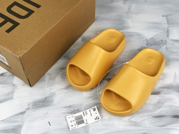 Adidas Yeezy Slide Desert Sand Fw6344 - Image 3