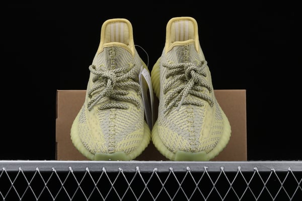 Ad Yeezy 350 Boost V2 Fq9009 - Image 3