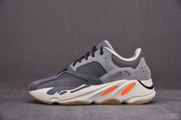 Adidas Yeezy Boost 700 Magnet Fv9922