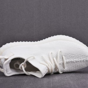 2018 Yeezy Boost 350 V2 Triple White Cp9366 - Image 3