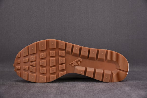 Sacai X Nike Vaporwaffle Dd1875-100 - Image 7