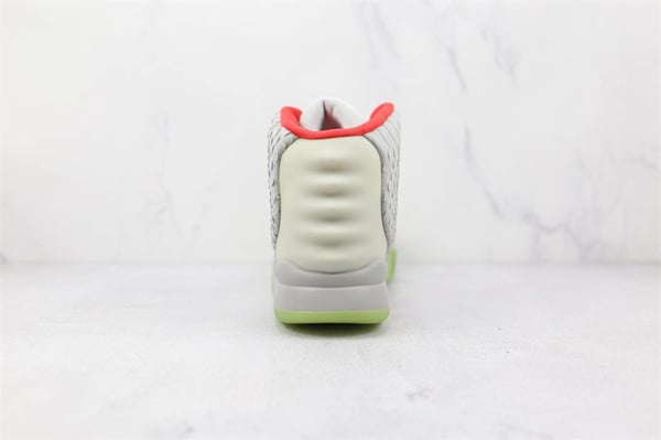 Nike Air Yeezy 2 Pure Platinum Wolf Grey Mens 508214-010 - Image 3