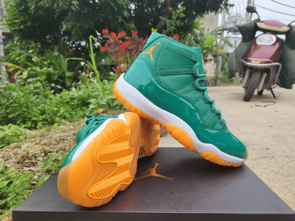 Air Jordan 11 Hurricanes Shoes Sneakers - Image 4
