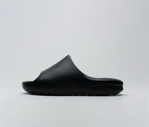 Yeezy Slide Black Fb6348 - Image 2