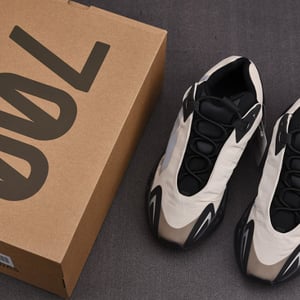 Adidas Yeezy Boost 700 Mnvn Bone Fy3729 - Image 6