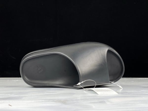 Adidas Yeezy Slide Black Fx0495 - Image 2