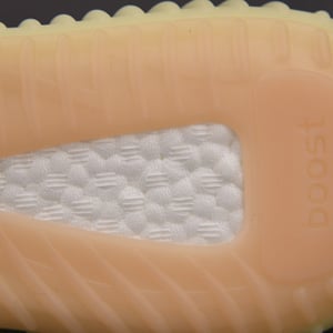 Ad Yeezy 350 Boost V2 Fv3255 - Image 3