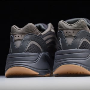Adidas Yeezy Boost 700 V2 Geode Eg6860 - Image 3