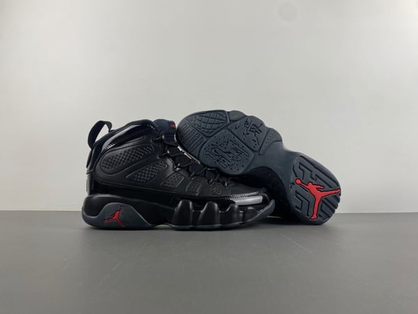 Air Jordan 9 Retro Low Bred - Image 2