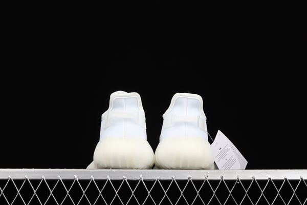 Ad Yeezy 350 Boost V2 Gw2872 - Image 4