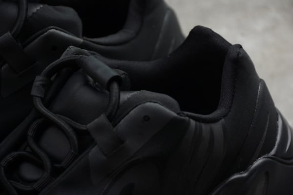 Adidas Yeezy Boost 700 Mnvn Triple Black Fv4440 - Image 5