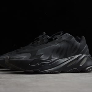 Adidas Yeezy Boost 700 Mnvn Triple Black Fv4440