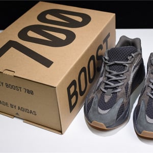 Adidas Yeezy Boost 700 V2 Geode Eg6860 - Image 6