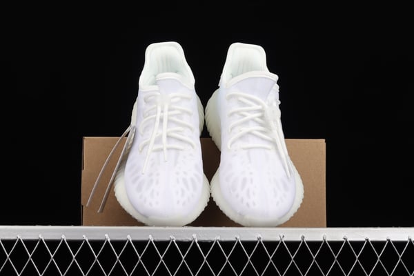 Ad Yeezy 350 Boost V2 Gw2872 - Image 3
