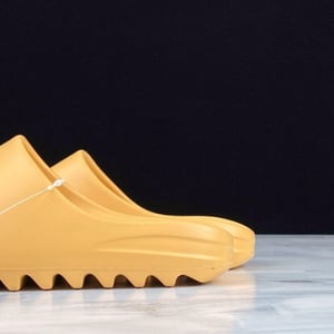Adidas Yeezy Slide Desert Sand Fw6344 - Image 2
