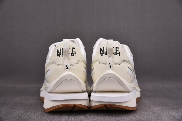 Sacai X Nike Vaporwaffle Dd1875-100 - Image 4