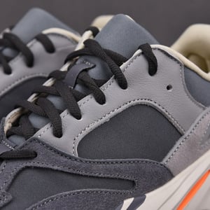 Adidas Yeezy Boost 700 Magnet Fv9922 - Image 3