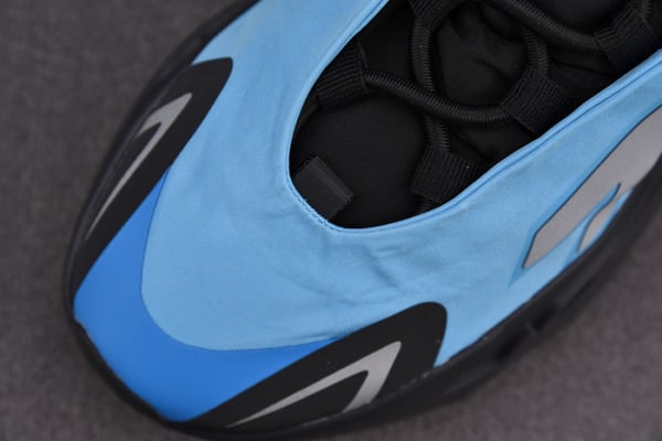 Adidas Boost Yeezy 700 Mnvn Bright Cyan Gz3079 - Image 6