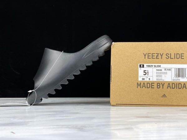 Adidas Yeezy Slide Black Fx0495 - Image 9