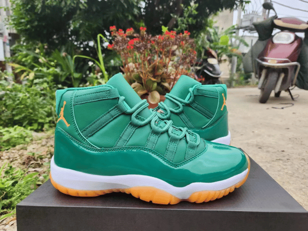 Air Jordan 11 Hurricanes Shoes Sneakers - Image 2