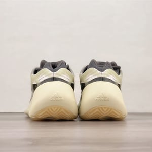 Yeezy 700 V3 Fade Salt Id1674 - Image 3
