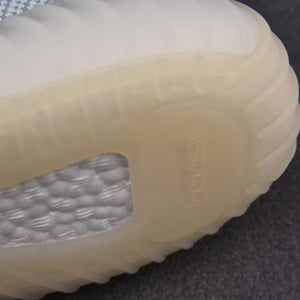 Ad Yeezy 350 Boost V2 Fw3043 - Image 2
